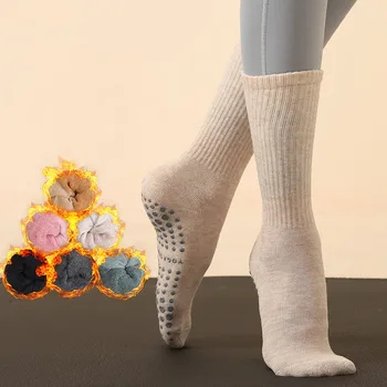 Nuova collezione Autunno Inverno Caldo Pilates Socks Donne di Colore Solido di Danza Calze Sportive Professionale in Silicone antiscivolo Palestra Yoga Calze