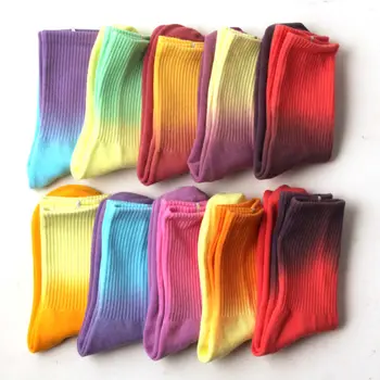 Giapponese Hip-Hop Paio Da Appendere Tintura Calze Ins Coreano Tendenza Personalità Colorate Cuciture Tie Dye Calze Sportive Calze Di Cotone Regalo
