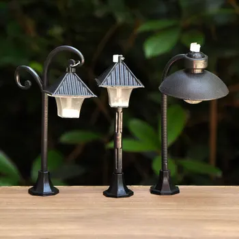 Fai da te Retrò Lampada di Via del Modello di Dollhouse Lampada da tavolo in Miniatura Micro Paesaggio Ornamento Parco Giardino Lampione Sabbia Modello di Tavolo